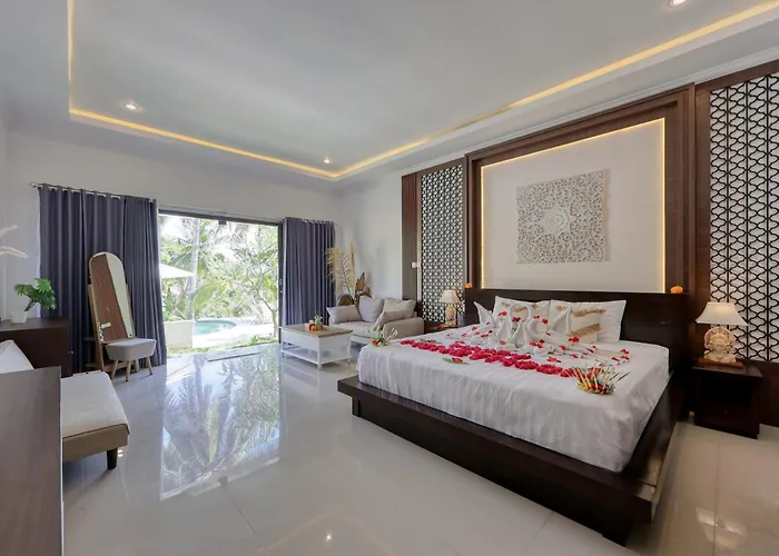 Kelingking Mesari And Hotel Batumadeg